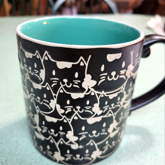 Embossed Cat Mug - Picture 1 of 3